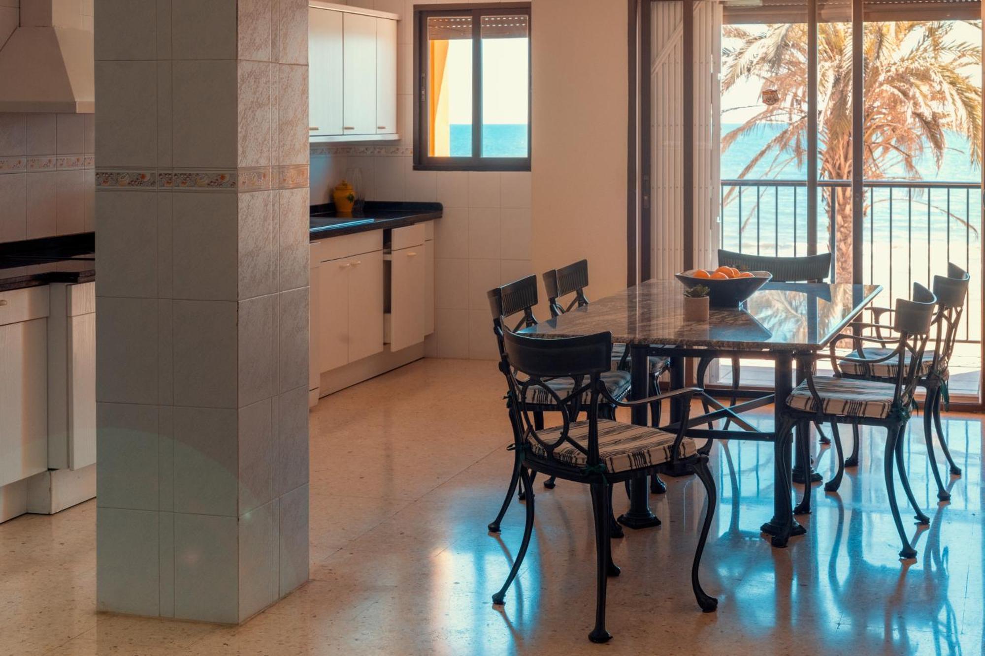 פורט ספלאיה Apartamento Familiar Port-Saplaya מראה חיצוני תמונה